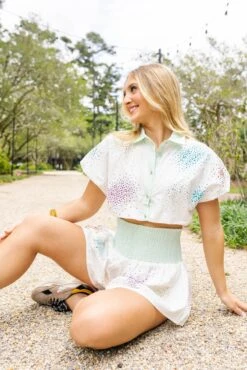 Queen Of Sparkles White Multi Cluster Bubble Top 6 Queen Of Sparkles White Multi Cluster Bubble Top -Queen of Sparkles soelstudio QOSAPRIL 230 3df5b2a0 8fa5 40fc a10d 0a68092930ed