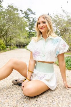 Queen Of Sparkles White Multi Cluster Bubble Top