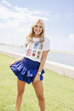 Queen Of Sparkles Red, White & Beer Tee -Queen of Sparkles soelstudio QOSMAY2023 501