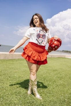 Queen Of Sparkles White USA Queen Card Tee -Queen of Sparkles soelstudio QOSMAY2023 540